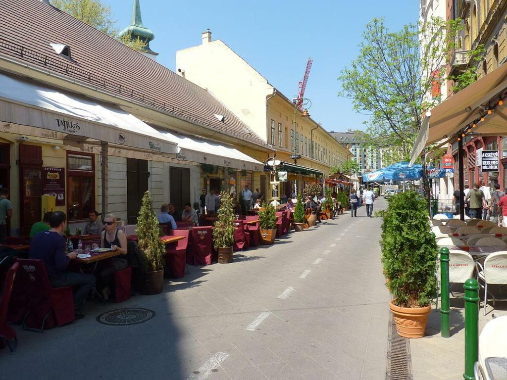 Downtown Boutique Suite Будапеща Екстериор снимка
