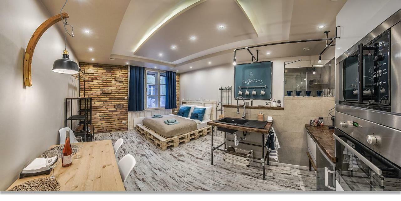 Downtown Boutique Suite Будапеща Екстериор снимка